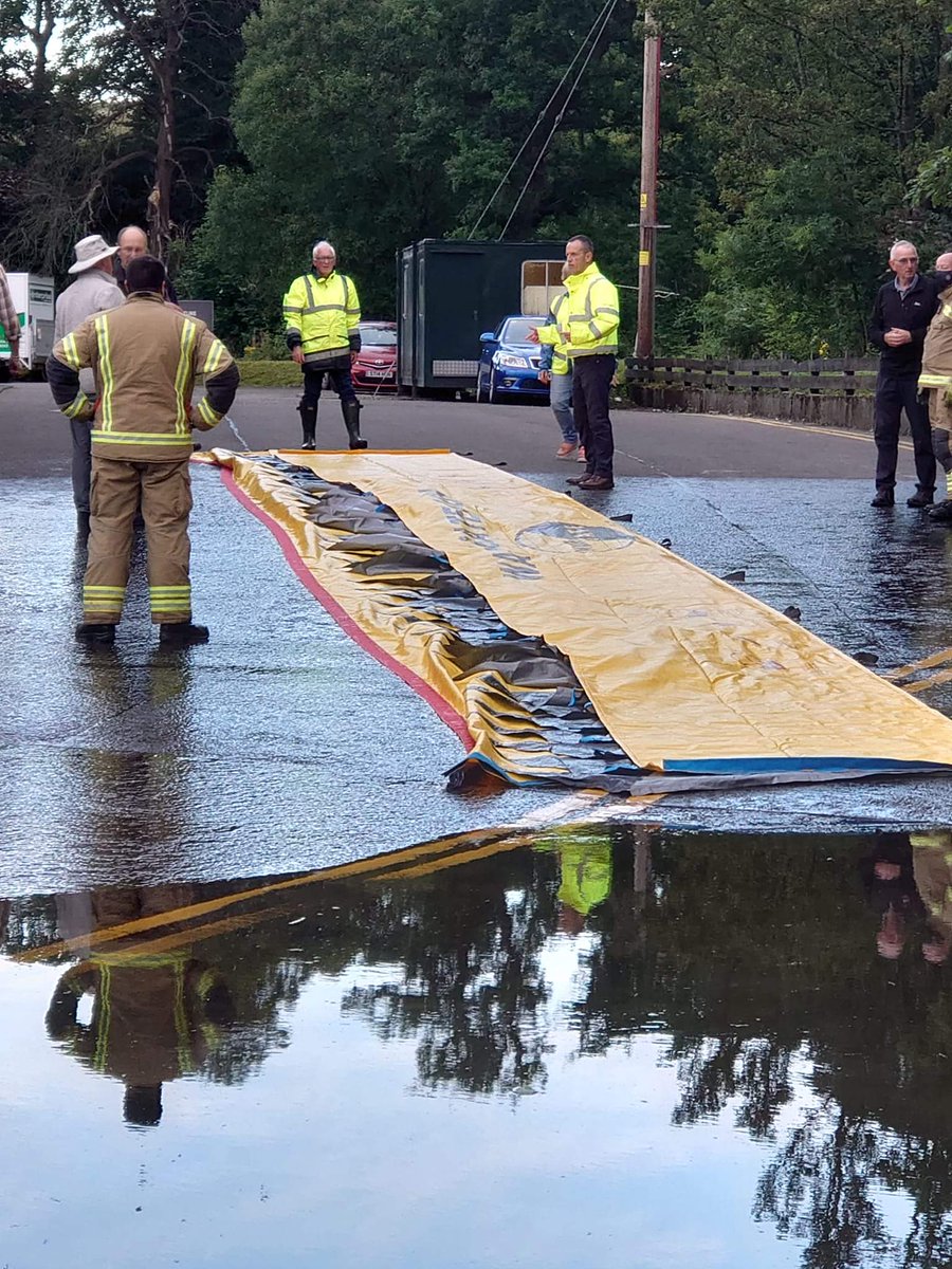Tideco5's tweet photo. @Tideco5 is recruiting volunteers to support the community during flood events. Training will be provided. Volunteers meet regularly with @ClacksCouncil @ClackmanPolice @Tilly_Fire @scotfloodforum. If you are interested in joining a dedicated team of volunteers, please contact us https://t.co/rqyu80IAQw