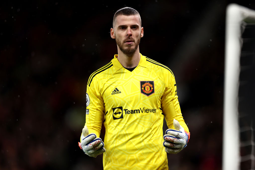 FabrizioRomano's tweet photo. David de Gea confirms talks with Man United over new contract: "I'm relaxed, for sure it's going to end in a good way", tells @samuelluckhurst. 🔴 #MUFC

"I hope to finish my career at Man United. I was saying this is my club, it's a huge honour to be here and I'm so happy here". https://t.co/7DWwScWynV