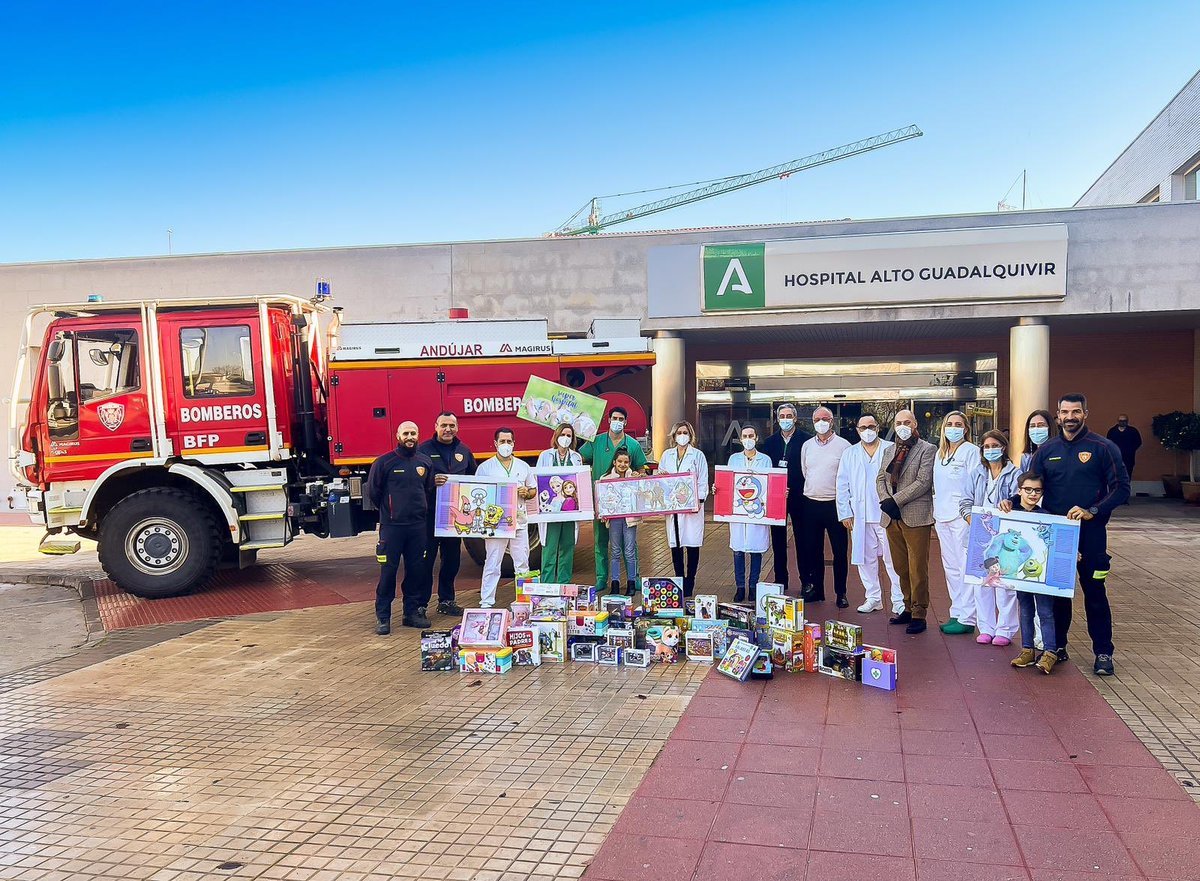 Saludand_Jaen's tweet photo. Muchas gracias a los bomberos de #Andújar 👩‍🚒🚒 

Esta mañana han donado juguetes para zonas infantiles del Hospital Alto Guadalquivir con el beneficio que han obtenido de la lotería 👧🏻🧒🏼

👉Han estado presentes la directora gerente del centro y miembros del equipo directivo 🏥 https://t.co/caRQcwFh9x