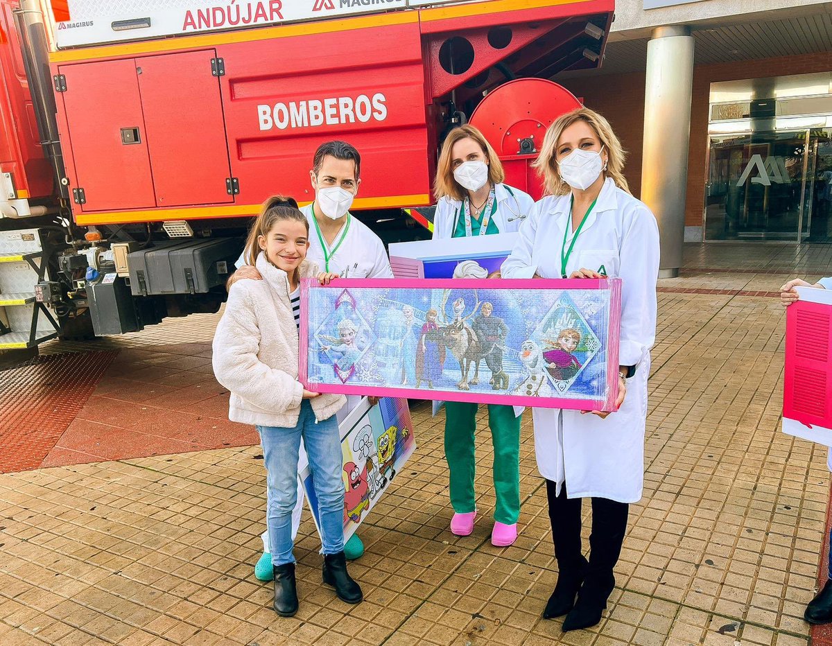 Saludand_Jaen's tweet photo. Muchas gracias a los bomberos de #Andújar 👩‍🚒🚒 

Esta mañana han donado juguetes para zonas infantiles del Hospital Alto Guadalquivir con el beneficio que han obtenido de la lotería 👧🏻🧒🏼

👉Han estado presentes la directora gerente del centro y miembros del equipo directivo 🏥 https://t.co/caRQcwFh9x