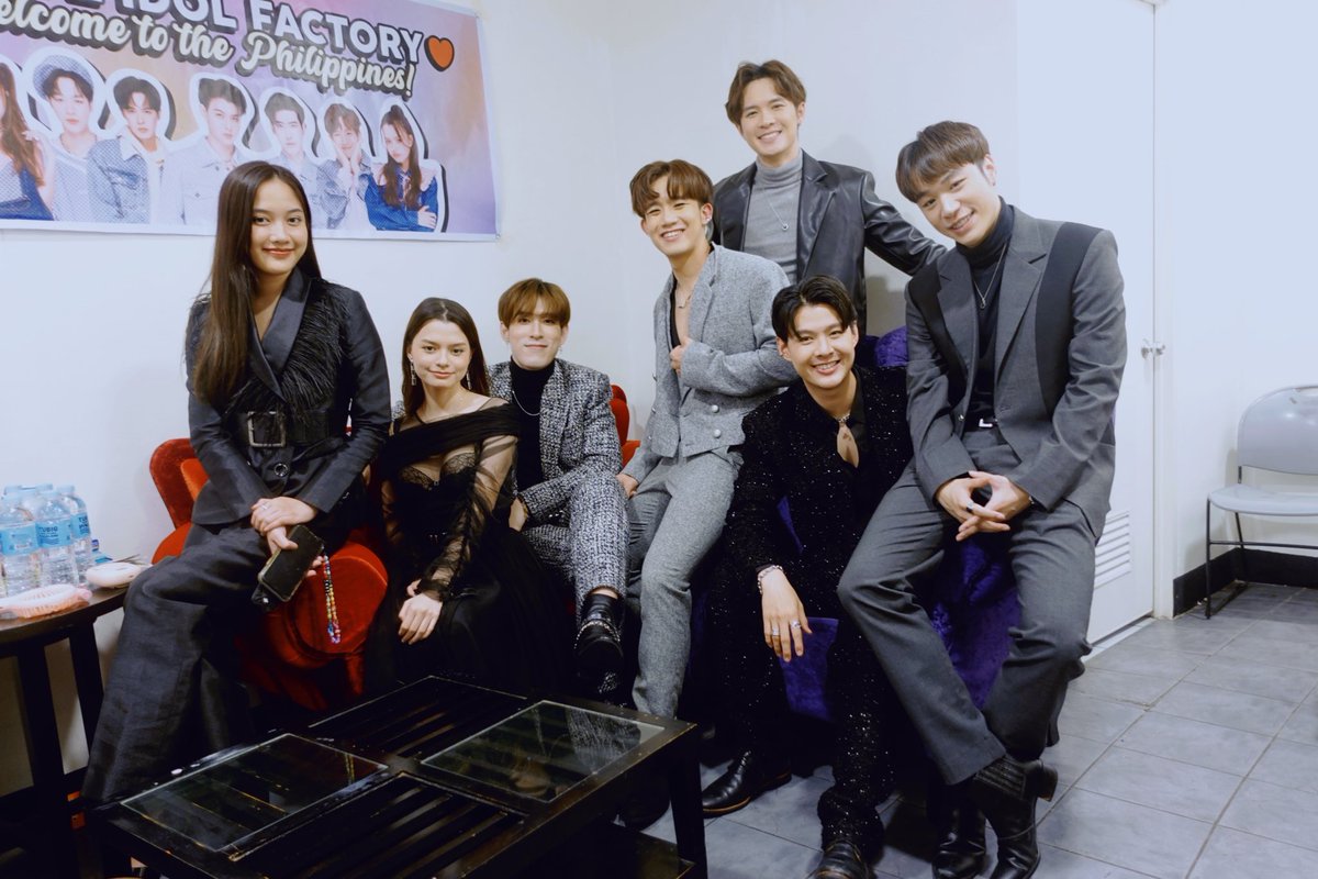 BillySeng_PH's tweet photo. We're hoping for a whole IDF comeback here in PH🥺 but still we're happy to experience and to meet them all at once💞💞
Always want the best to all them🙏

#idolfactoryTH #BillySeng #HengPriseee #FreenBecky #Saint_sup 

📸☺️ https://t.co/CqBL5vm5Hc