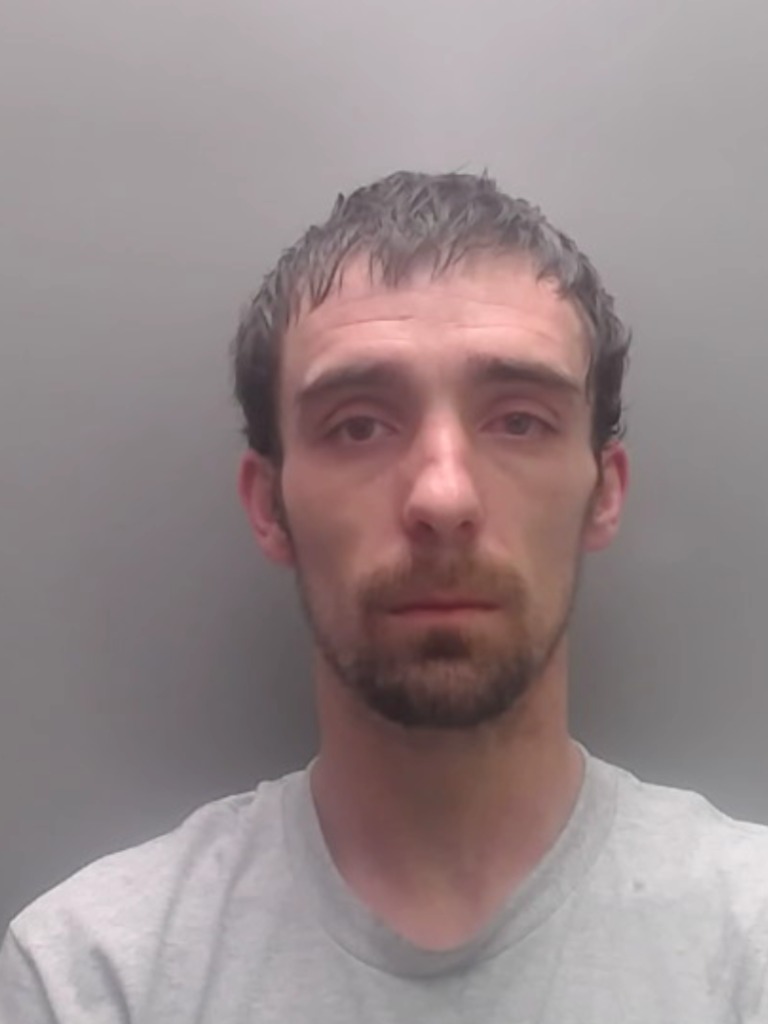 DurhamPolice's tweet photo. ❗️Wanted❗️
👀 Have you seen Jordan Sinclair?
The 28-year-old is wanted in relation to suspected fraud offences.
If you have seen him, please don’t comment on here, call 101 or Crimestoppers anonymously on 0800 555 111. https://t.co/JnwN7Gar09