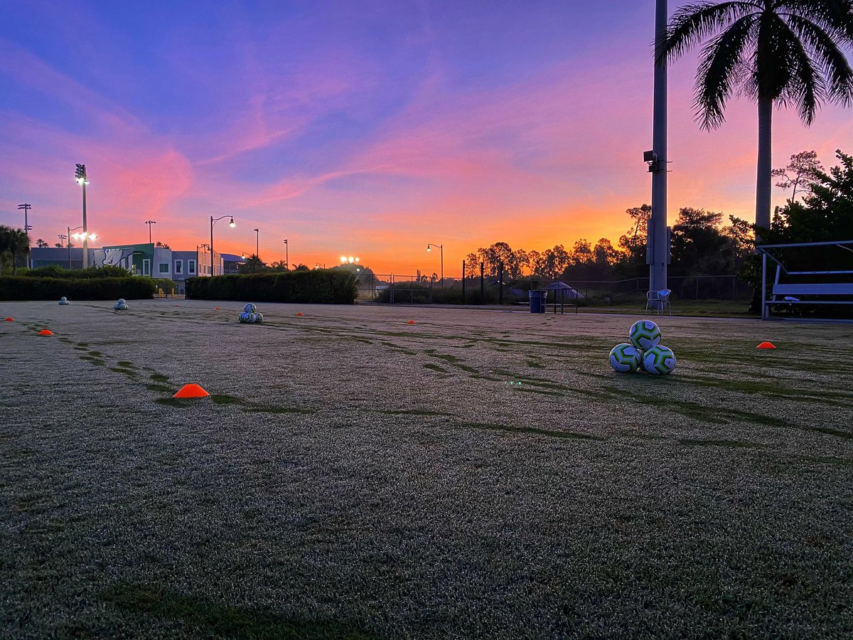 FGCUCoachJesse's tweet photo. Two ID Camp spots left …. Gulf Coast Futbol Academy this weekend #dynamicgroup #JoinUs https://t.co/raqZwbHYU4