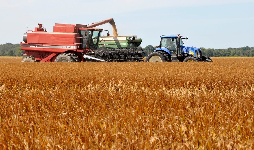 Calling all Arkansas farmers and ag consultants! We need your help. Please consider taking 10 minutes to complete this survey about precision agriculture. The survey stays open until Jan. 31. Read more: aaes.uada.edu/news/precision…