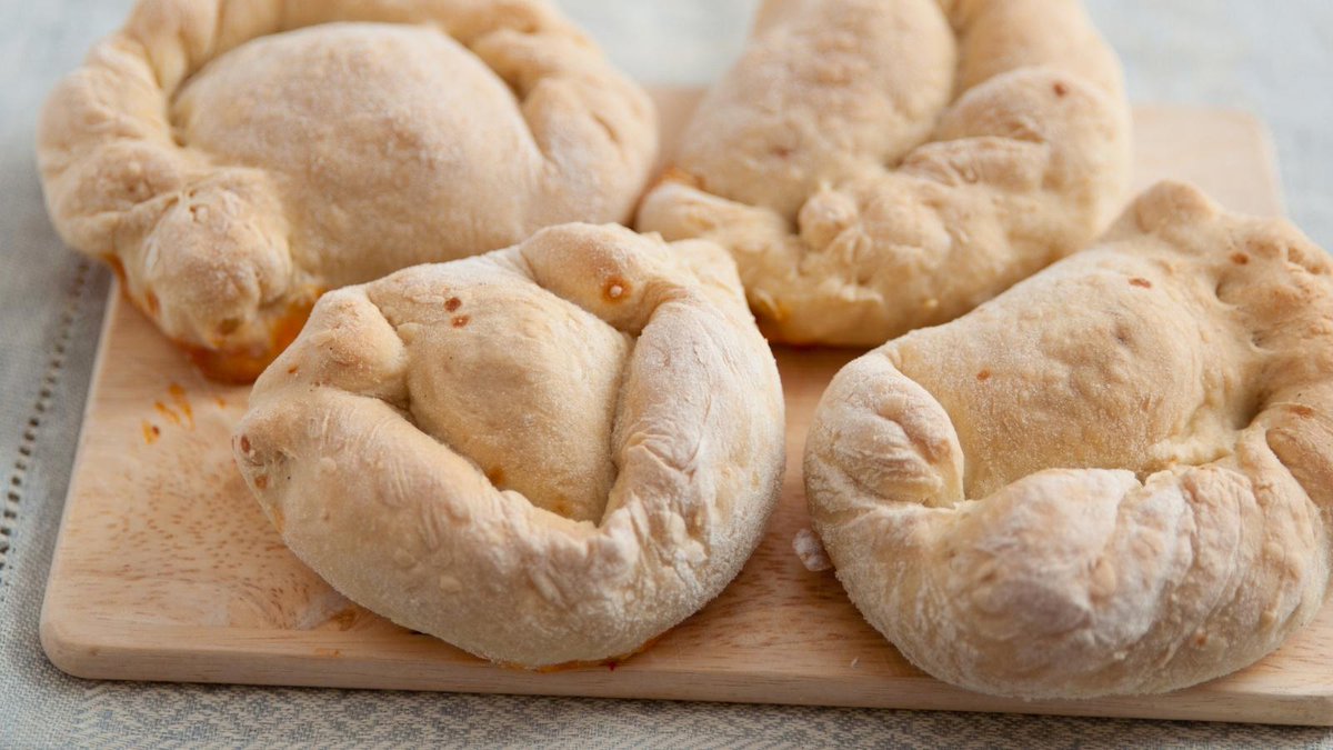 easykidsrecipes's tweet photo. Think movie night snacks just have to be store-bought frozen pizza rolls? Think again! Try making your own delicious and easy pizza roll puffs. ๐๐
Find the #recipe at https://t.co/4JDNwaSzhI
#PizzaRollPuffs #KidFriendlyRecipe #TasteMuchBetter #KidsRecipes #food https://t.co/SV1bnkQo3h