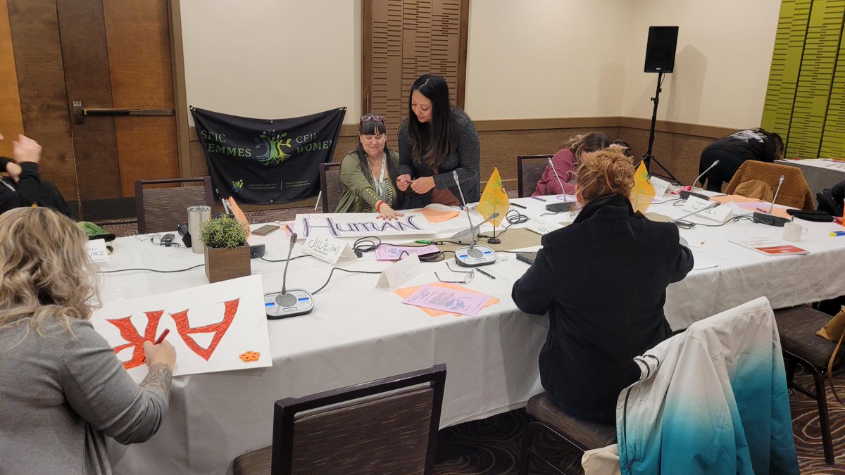 ceiuseic's tweet photo. To start this new year, let’s look back at the CEIU National Women’s Committee meeting #ceiu #WomensRightsAreHumanRights

***************************
Pour bien débuté cette nouvelle année, faisons un retour en image sur la rencontre du comité national pour la condition féminine https://t.co/qlfmd8psRR