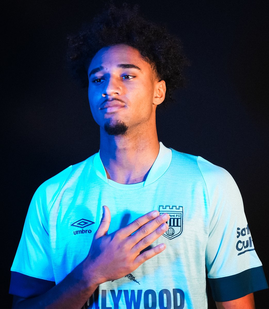 BrentfordFC's tweet photo. ๐ฃ Thomas Frank on @kevinschade_
โKevin is a typical Brentford signing. He is a young, promising talent we see a big potential in. He can play anywhere across our front three positions. He has great pace and is very promising in the way he runs behind defences"
#SchadeSigns https://t.co/kqZezhk0hB