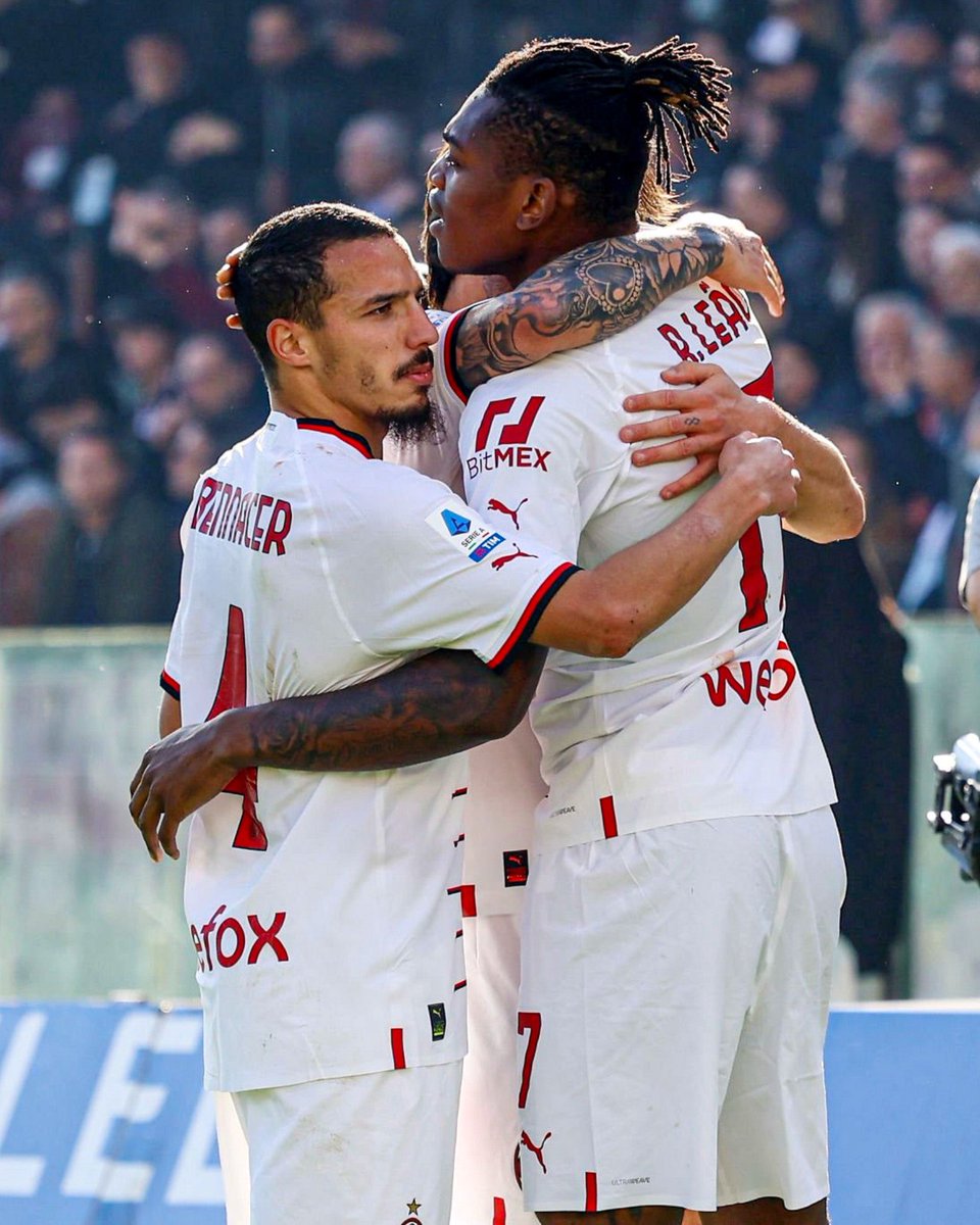 IsmaelBennacer's tweet photo. Torniamo con una vittoria 🔴⚫️ #ForzaMilan https://t.co/AOJnE1hb3I