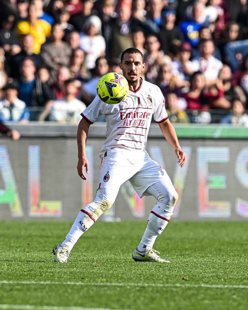 IsmaelBennacer's tweet photo. Torniamo con una vittoria 🔴⚫️ #ForzaMilan https://t.co/AOJnE1hb3I