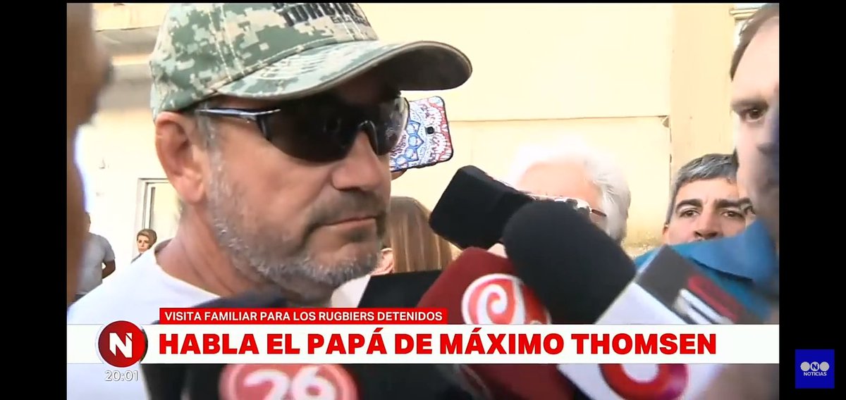MistycMay's tweet photo. Su hijo no muestra la cara.. Mostremos la de sus papas no? Pero son todas así, Con anteojos y gorrita.. Bien cagon y sinvergüenza como tu hijo Máximo Thomsen #JusticiaParaFernando #JusticiaPorFernandoBaezSosa https://t.co/lFAl43TMrt