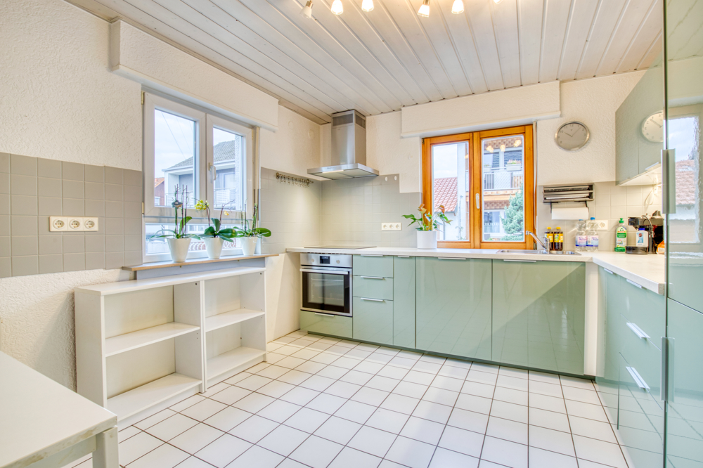 NEU IM VERKAUF! #Rheinzabern / #Einfamilienhaus mit #Terrasse und Garten / Wohnfläche ca. 125 m² / Grundstücksfläche ca. 631 m² / 4 Zimmer 

Angaben zum Energieausweis: V, Bj. 1962, 183,1 kWh, Gas-ZH, F.
Weitere Infos und Exposé-Anforderung: buff.ly/3IncTAV.