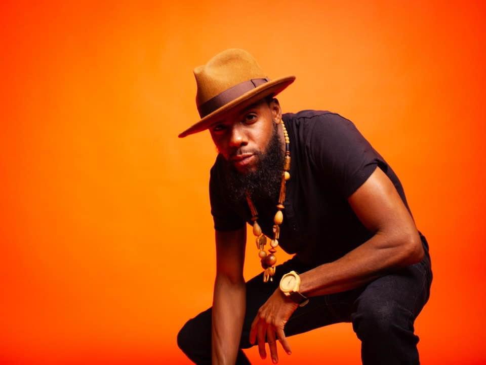 One of my intentions for this season is to practice presence, staying more rooted/grounded in the present moment instead of getting lost in thoughts about the past/future. 

I’ve found that when I’m present I feel more powerful and there’s more possibility for joy &amp; gratitude.