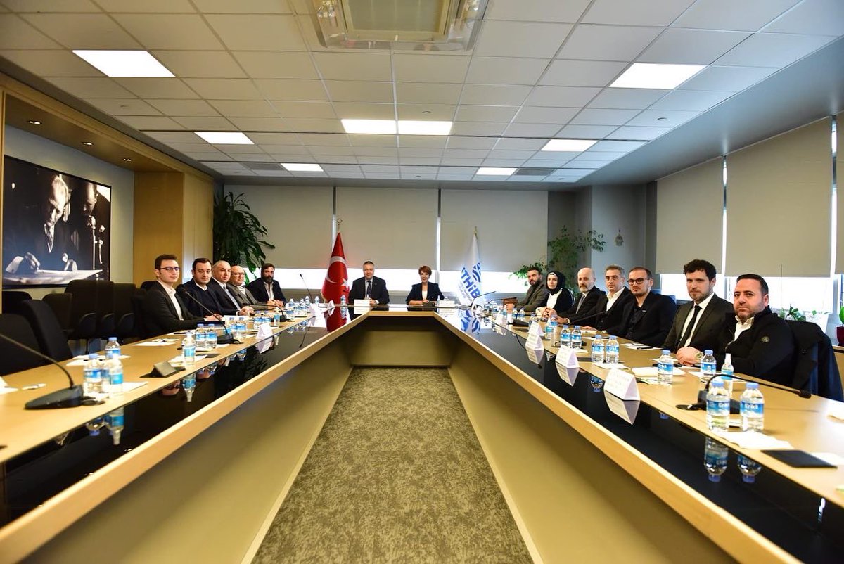 aoksuz's tweet photo. .@ASKON Tekstil ve Hazırgiyim Komisyonu Başkanı Sn. @betulerenisik ve komisyon üyelerine nazik ziyaretleri için teşekkür ediyorum. Sn. Başkanı yeni görevi için kutluyor; başarılarının devamını diliyorum. #İTHİB @mustafadenizer
#MuammerAkçay
#MustafaCan https://t.co/jCdA4nS6tc