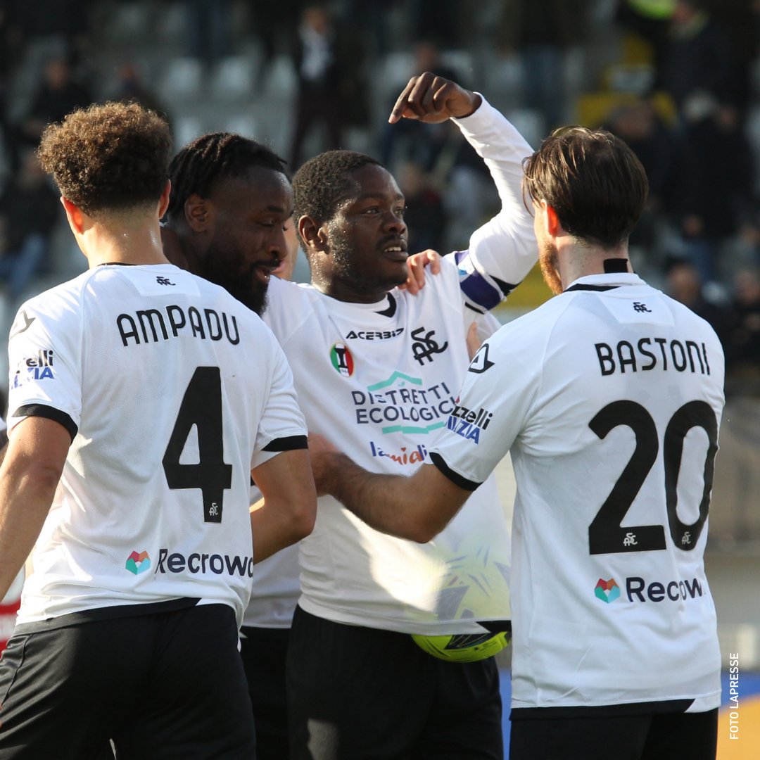 OxenteCalcio's tweet photo. ⏸️ INTERVALO!

Primeiro tempo surpreendente em ambos os jogos das 10h30:

#Spezia 2⃣-0⃣ #Atalanta
#Torino 0⃣-1⃣ #Verona https://t.co/NYzOOQr0k7