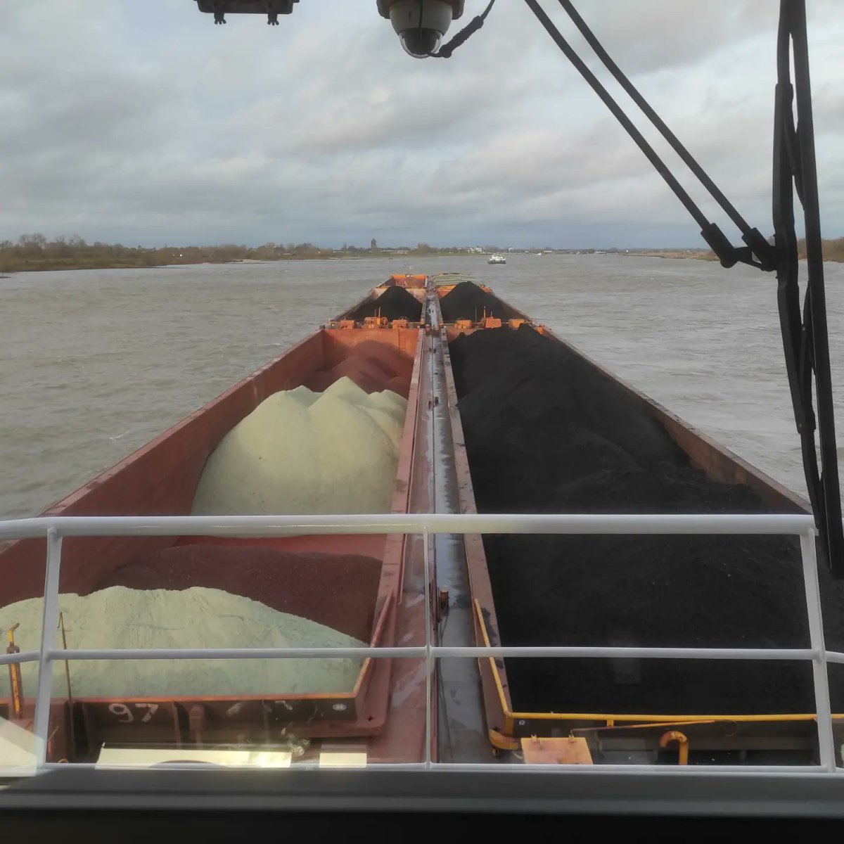 allshipping's tweet photo. Tja, als de Spartivento op de wal staat en thuis niets te doen is vanwege het slechte weer dan pakken we het oude werk weer op. https://t.co/tvABr8VxMd