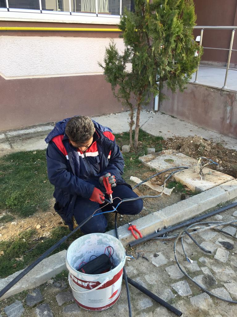 konyailgin863's tweet photo. 1. Kısım çevre aydınlatmalarında yaşanan arıza site personelimizin yapmış olduğu bakım onarım çalışmaları neticesinde çözüme kavuşturulmuştur. https://t.co/4pbySC5rDB