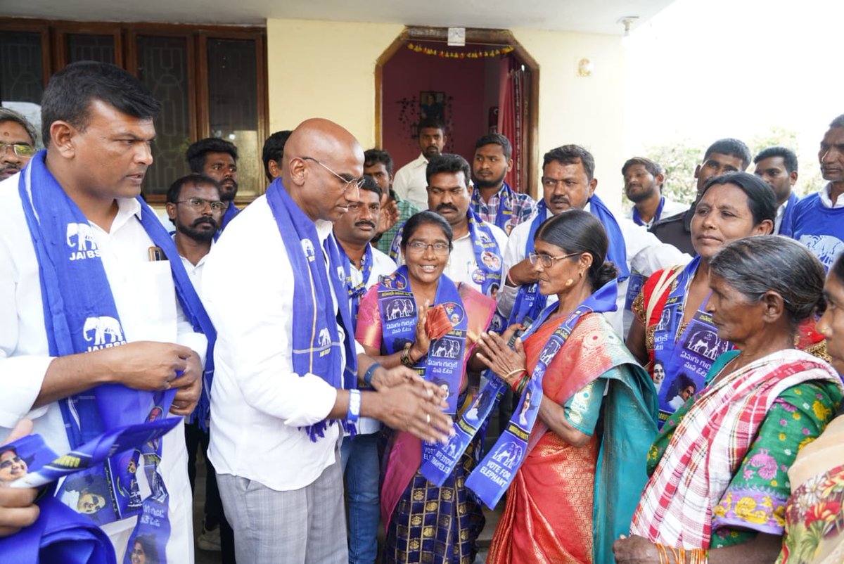 BSPPanjugula's tweet photo. కులాల మధ్య సఖ్యత కోసం #BSP
కులాల మధ్య చిచ్చు కోసం #BJP4India
#StopHackingMyPhone
#ProtectPrivacy
#HackPovertyNotPhones
#HackInjusticeNotPhones
#RSPraveenSwaero #BITCELL_BSP #BSPPanjugula #AshwinBSP #Bsp_Kalwakurthy #rayadasm #mayawati #bspindia https://t.co/wsYXbHaiaR