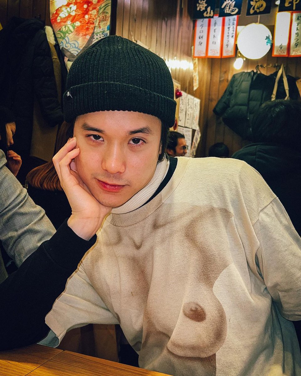 hourly_jamess's tweet photo. james posted on instagram! 😳

#jamyjamess #JMJLabel #JMJ https://t.co/NkjvTACOMe