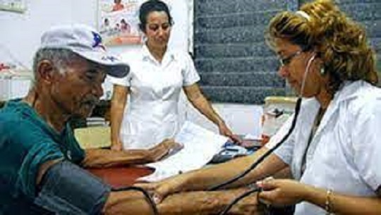#CubaPorLaVida El Programa del Médico y Enfermera de la Familia se ha convertido no solo en un pilar fundamental de nuestro Sistema Nacional de Salud, sino que el modelo cubano de Medicina Familiar es ejemplo para el mundo entero. #39Aniversario