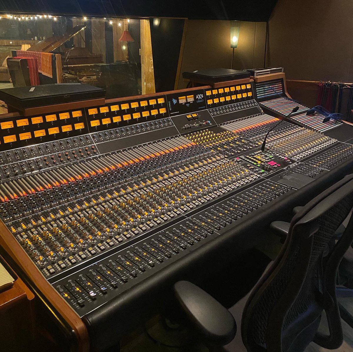 ThisIsAPIaudio's tweet photo. The 48-Channel API AXS Console at Sound Emporium, Nashville, TN #apiaudio #apiAXSconsole #APIconsoles #recordingstudio #soundemporium https://t.co/psbr6iWnTO