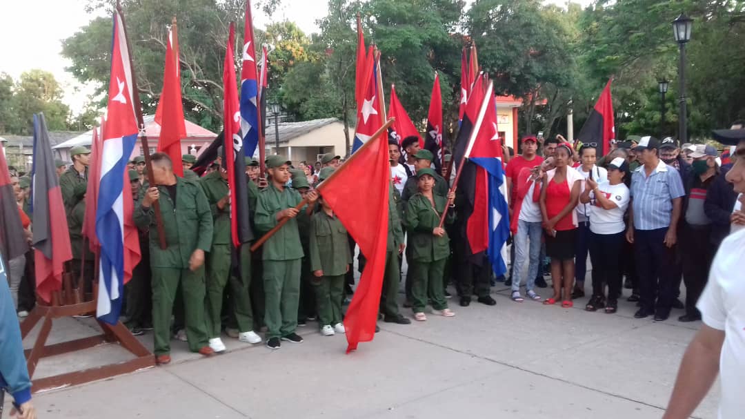 EjrcitoOrienta1's tweet photo. Después de largas jornadas política culturales en el día  de ayer en la Provincia de Holguín, llegan los caravanistas en la mañana de hoy a la provincia de Las Tunas. El fervor revolucionario de nuestro pueblo está presente. #JuntarYVencer. https://t.co/wdossjKM2e