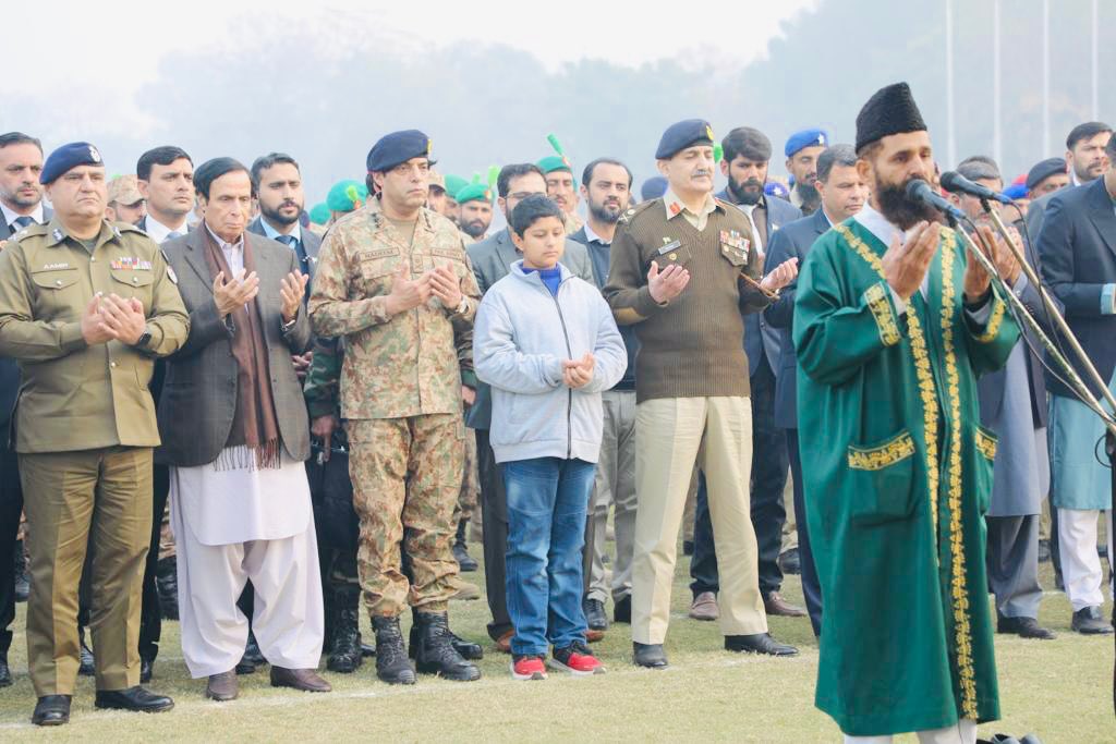 waqarsatti's tweet photo. یہ جو محفوظ دھرتی ہے،اس کے پیچھےوردی ہے۔
 🇵🇰❤️ https://t.co/jfrA4ucqP9
