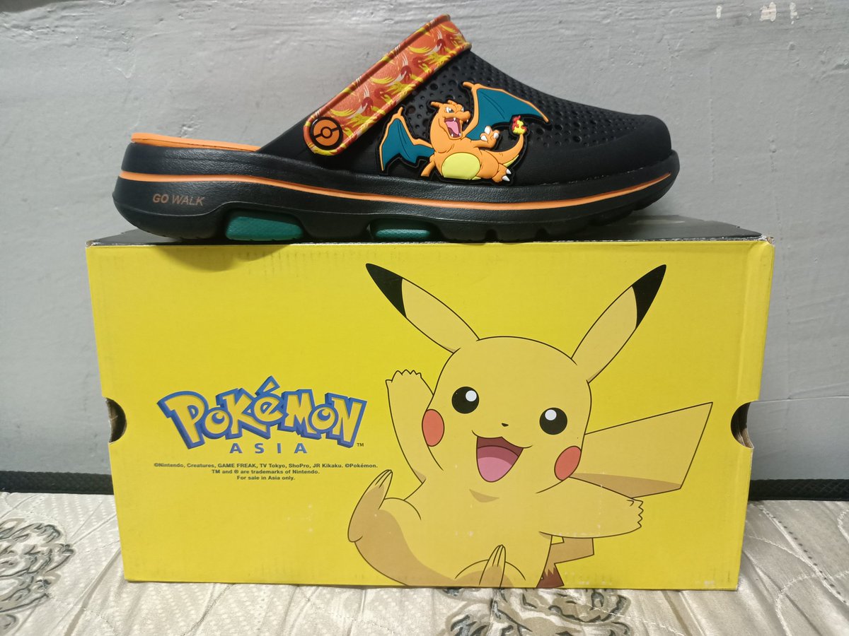 Papa_GayBoy's tweet photo. Self Reward ❤️
#pokemonfan #Charizard #ichooseyou #SKECHERS https://t.co/TBvXLRej9n