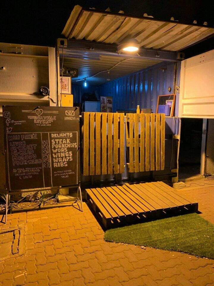 MPUMIEGHNDLOVU's tweet photo. I sell cooked food for a living &amp; this December we doing things the same way.
I'm selling a variety of food choices. 
My business is located at Protea Glen 
The #RealHolidayMakers keep at it.
Hustle Mode On.
@iKhokhaSA https://t.co/uHEqtHFuDi
