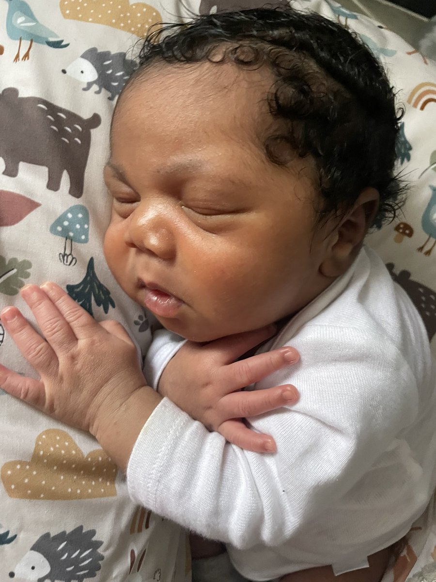 _qveenshay3's tweet image. My New Obsession #FirstSon💙