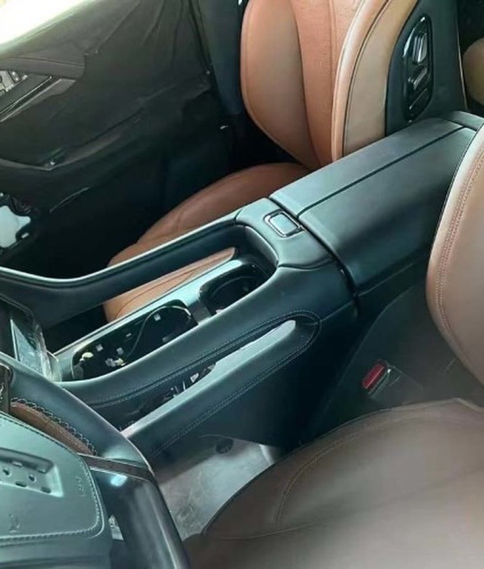 ChineseVehicles's tweet photo. أحدث صور تجسس لداخلية وخارجية السيارة BYD R1
سيتم الكشف عن السيارة الجديدة رسميًا في الخامس من يناير
ومن المنتظر ان يكون الاسم مختلف
#bydr#byd
#geely_monjaro #havalh9 #gacgs8 ##الجميح #السيارات_الصينية #الوعلان #الوعلان_جيلي #سيارات #سيارة #المجدوعي #المجدوعي_شانجان https://t.co/6Gnp8Gni0H