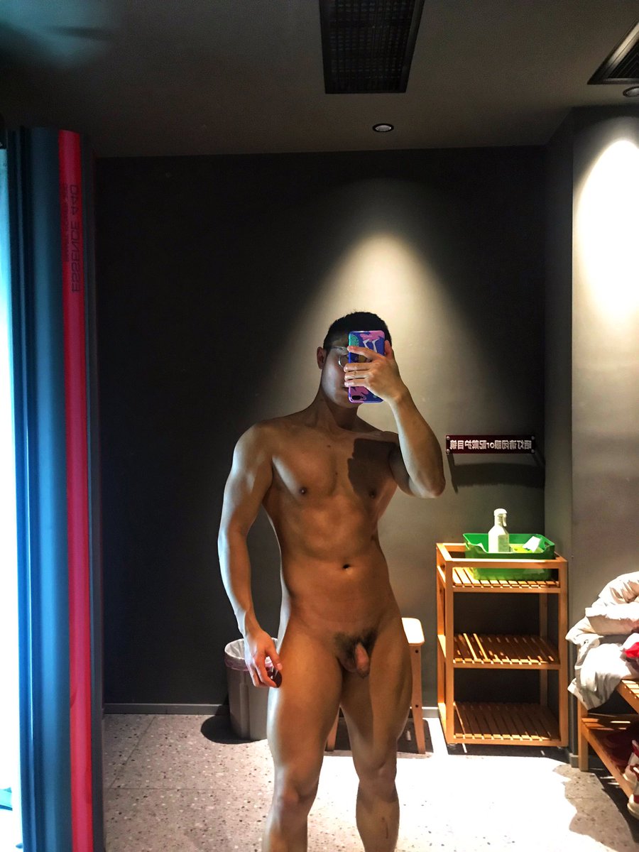 天冷晒不了太阳，只能去晒灯了👿