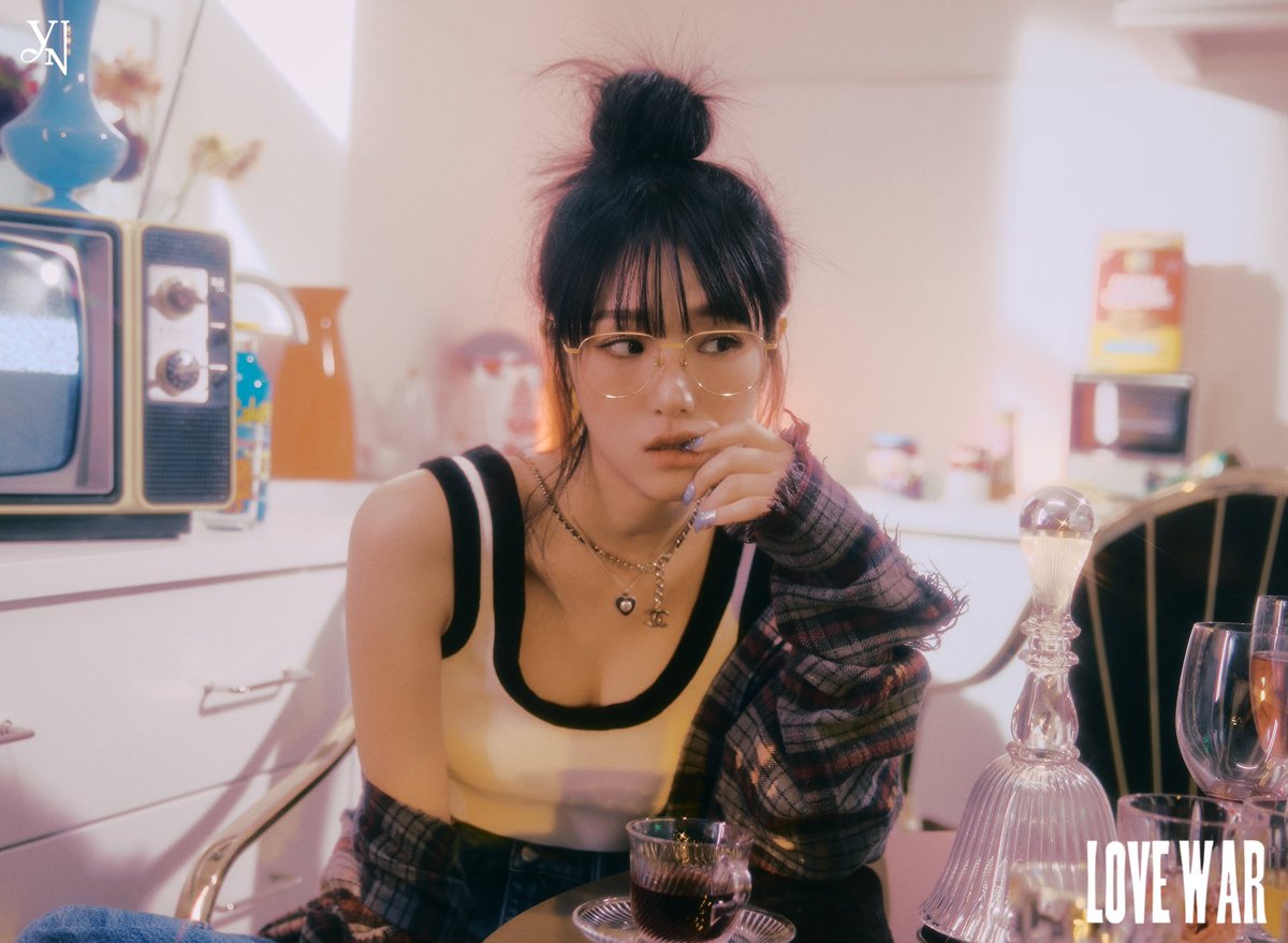 Orizone__'s tweet photo. OMFG Choi Yena https://t.co/2zFoHTbdQm