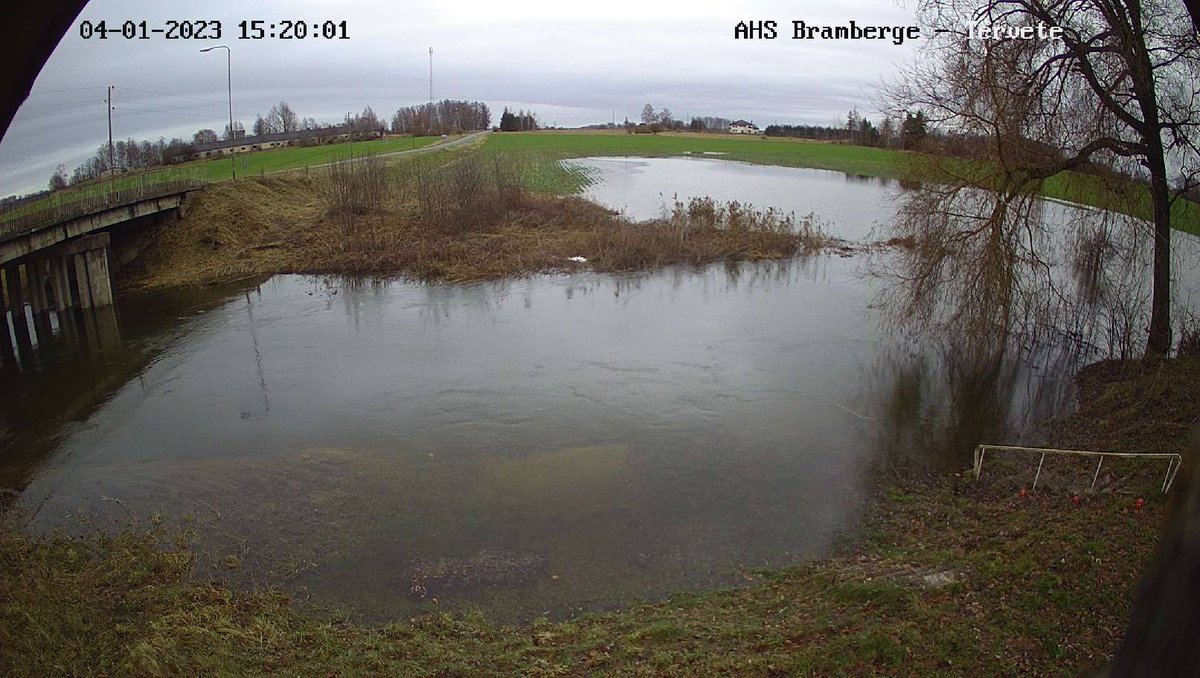 LVGMC_Meteo's tweet photo. Ūdenslīmenis upēs sāk stabilizēties, tomēr upju palienes un zemākās vietas ir plaši applūdušas. Turpinās ledus iešana upēs.
https://t.co/iWxjjNxvTW
Spēkā ir brīdinājums par augstu ūdenslīmeni.
https://t.co/60DRDlo9za
#pali #ledus
@VARAM_Latvija @ugunsdzeseji https://t.co/jxYSiS8hKe