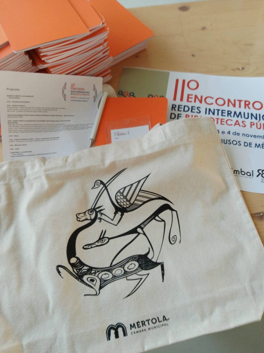 Já estão disponíveis as comunicações apresentadas no 2º Encontro das Redes Intermunicipais de Bibliotecas Públicas promovido pela DGLAB! Consulte em bibliotecas.dglab.gov.pt/pt/ServProf/Do…
#BibliotecasPúblicas <a href="/cultura_pt/">Cultura, Juventude e Desporto</a> #RNBP #RedesIntermunicipais