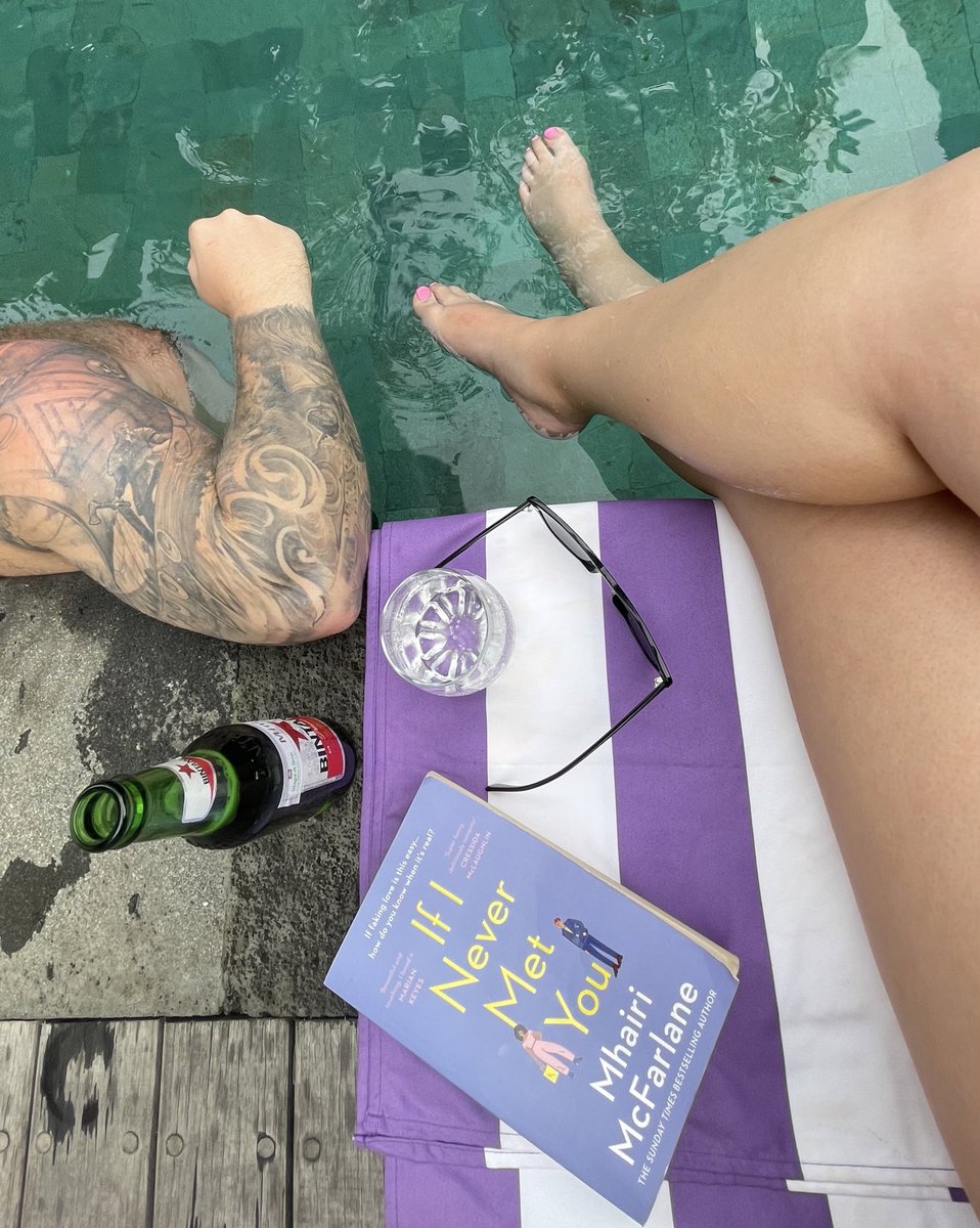 Hayley Louise tweet media