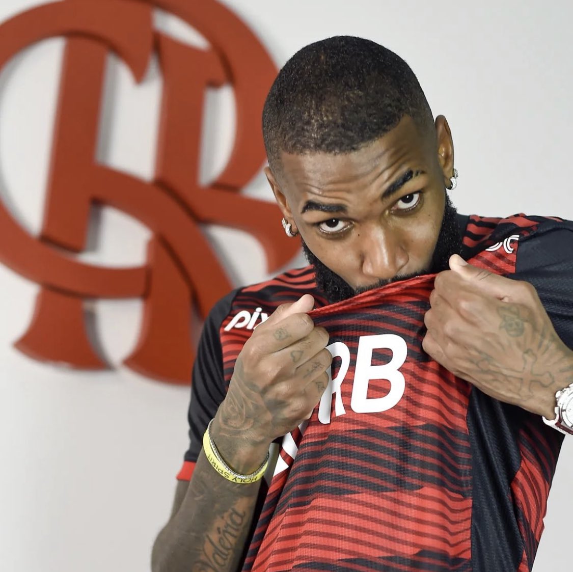InfosUrubu's tweet photo. Gerson será oficialmente apresentado amanhã (05). 

🗞️ @venecasagrande 
📸 Marcelo Cortes https://t.co/iWebBQqG12