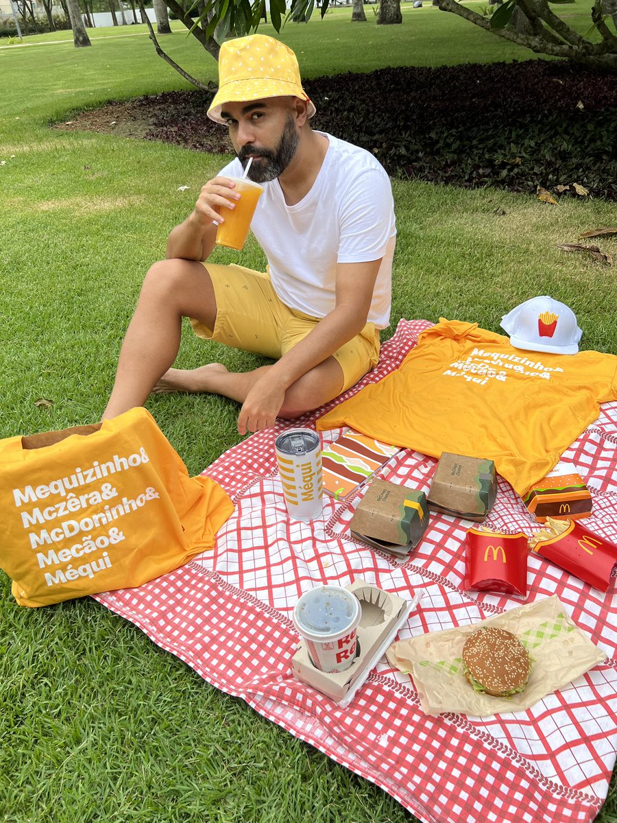 sfpepior's tweet photo. O pai tá um nojo com as peças do #UseMequi, família! 🤣
Lá no Magalu tem chapéu, boné…! O bom é que agora ninguém vai saber que o adm é careca!
Já chamei a @ pra um piquenique no parque com @mcdonalds_br e fiz o date perfeito!
*publicidade https://t.co/VGqXiYQFpf