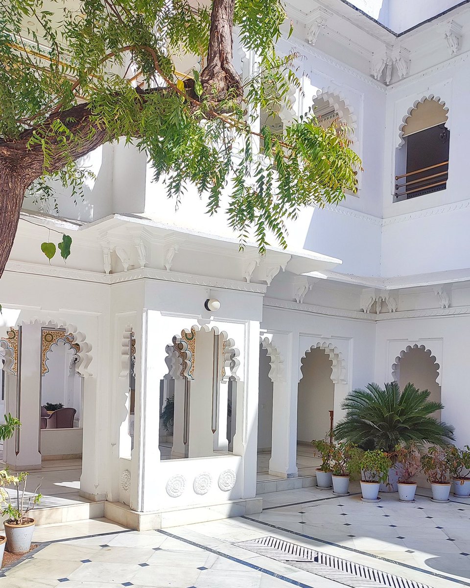 TajFatehPrakash's tweet photo. Sun-kissed courtyards, stunning archways and serene settings - the quaint corners of the palace are perfect for your postcard moments!
#TajHotels #TajFatehPrakashPalace #Udaipur #Sunkissed #PalaceSetting #RoyalLiving #Getaway #Udaipur #Rajasthan https://t.co/LMvV3w2md8