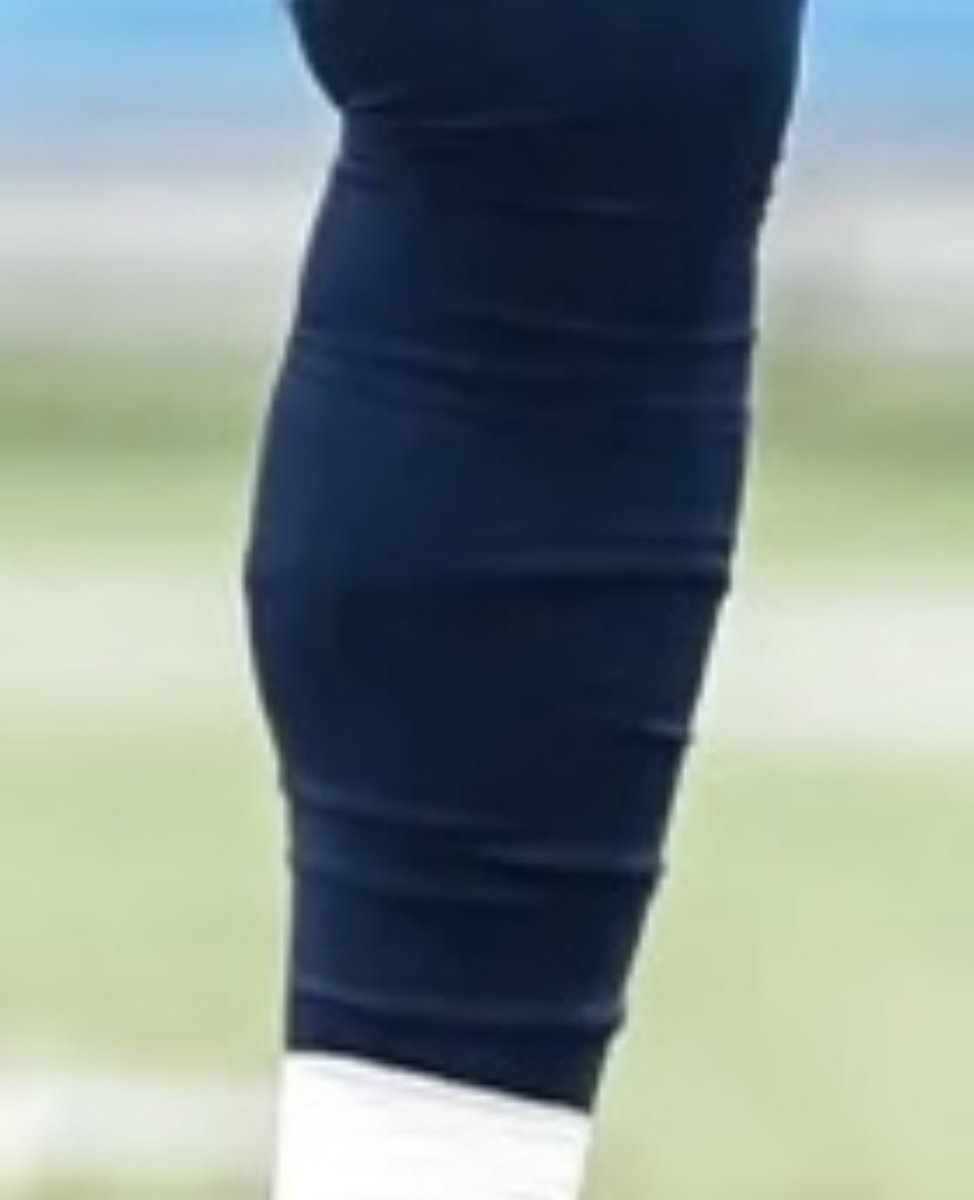 TitanUpPod's tweet photo. BREAKING NEWS: Per sources, the @titans will be wearing navy socks in their Week 18 game at Jacksonville.

#socksreport https://t.co/u90fHyGj3B