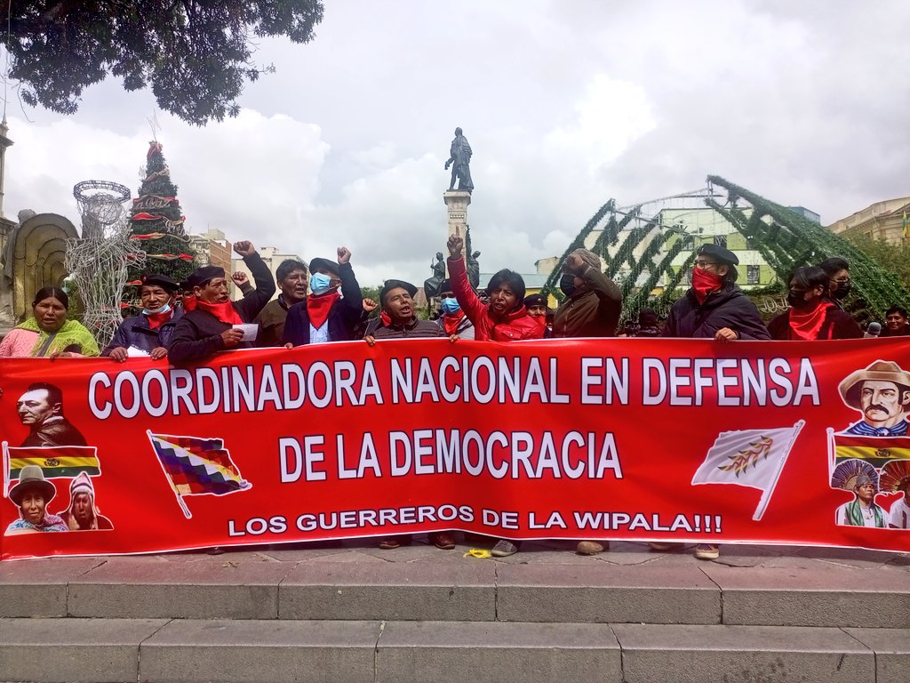 ArminCopa's tweet photo. #deÚltimo
#RadioLider97
Coordinadora Nacional en Defensa de la Democracia se sumará a la vigilia en #Chonchocoro para evitar la salida de @LuisFerCamachoV y pide a @LuchoXBolivia gobernar "con mano de hierro" y encarcelar a #RomuloCalvo https://t.co/U2wXaw5d83