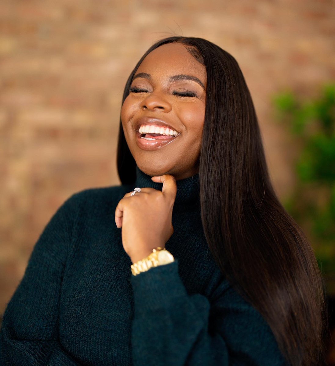 HayleyMulenda's tweet image. The laugh &amp;amp; smile of someone who is coming for everything they’re called to in 2023! 
Imposter syndrome has caused many of us to self sabotage dreams, visions &amp;amp; goals and this year.. that WILL NOT BE ME! 

Let’s walk in everything Gods called us to IJN ❤️🙏🏾