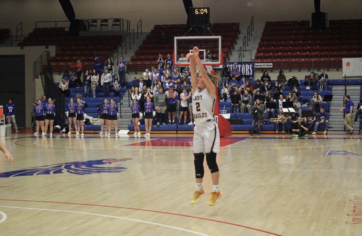 —- SILVER LAKE PLAYER SPOTLIGHT —-

Mariah Farmer - Senior 
📚 Future Career: Psychology
🎨 Color: Blue
🍽️ Food: Chinese
🍿 Movie: All of Them 
📺 TV Show: Stranger Things 
🦅 Favorite Part of SLGBB: 
“The team and winning.”