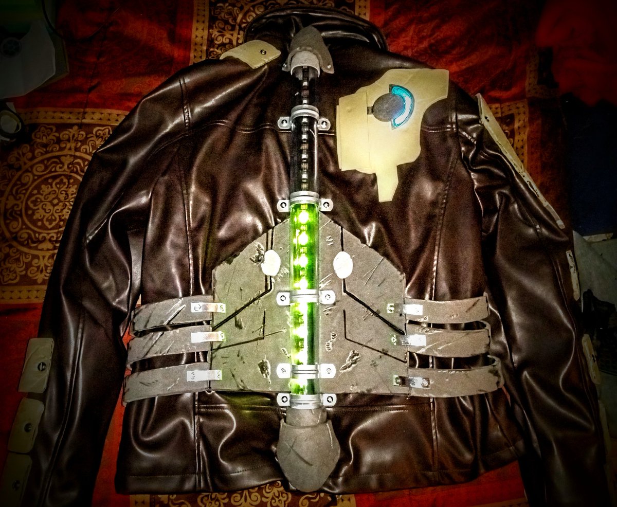 AntiHeroZemm's tweet photo. In anticipation for the upcoming Dead Space Remake I've thrown together my own version of the CEC Security jacket from Dead Space: Downfall. #DeadSpaceRemake #DeadSpace #DeadSpaceDownfall https://t.co/of324g6IzG