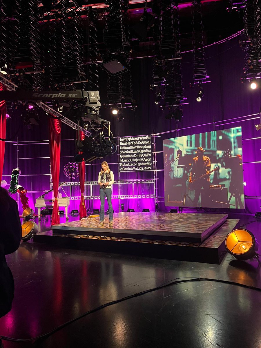 ondaratarrega's tweet photo. L'alumnat del CFGM d'APGI de primer curs van realitzar una sortida a Barcelona per visitar les instal•lacions de RTVE i l'exposició de Dalí Cibernètic en el museu IDEAL.

Per repetir!🤩 @rtve @idealbarcelona https://t.co/o79Np2g43e