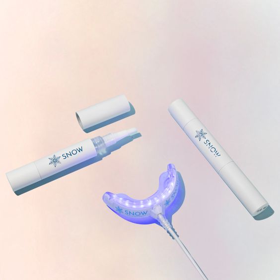 SNOW kit doesnt leave your teeth sensitive and the results are so good 🤍 #teethwhitening #snowteethwhitening #smile #teeth