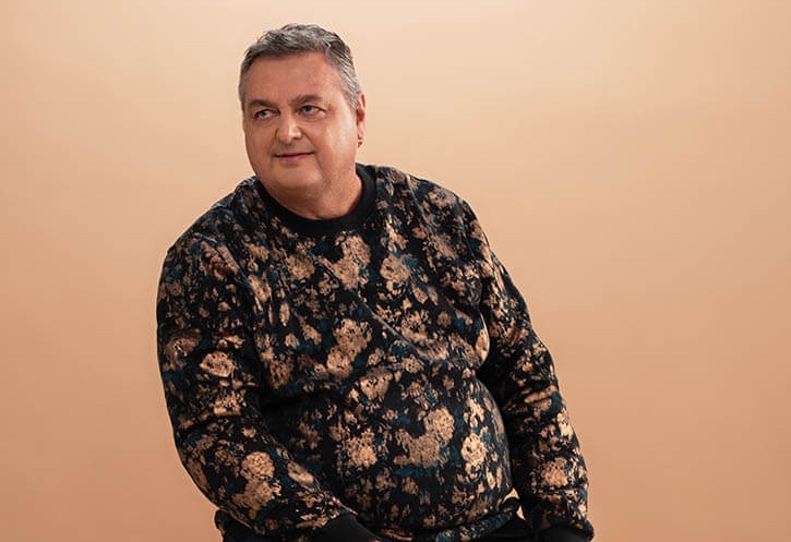 EdifyEdmonton's tweet photo. This is @slav_metalurges; he has put #yeg on the map thanks to his internationally recognized sculpture work; and he celebrates and boosts this city, to boot. #EdifierAwards
https://t.co/t6YXfd4vtx https://t.co/j8M8cIdzMv