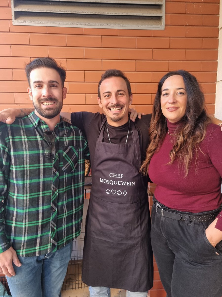 Cuando un rival en las mesas se acaba convirtiendo en un amigo! No hay ev que pague eso...😍

Mil ty por ese pedazo de delantal!