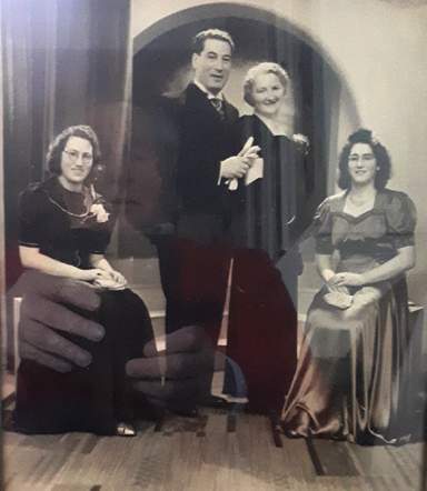 4 January 1921 | Dutch Jewish woman Ester Levitus was born in Amsterdam. A clerk. 

In 1942 she was deported to #Auschwitz, where she was killed on 21 August with a phenol heart injection. Her parents Jakob &amp; Sophia and younger sister Lena were also murdered in the camp.