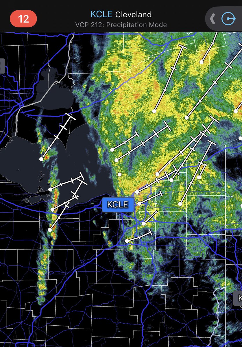 MedinaWxCast's tweet photo. Little line of showers pushing north east after the big glob of rain passing by, Medina county could expect more rain if it moves a little more eastward https://t.co/cRcSFj8EGw