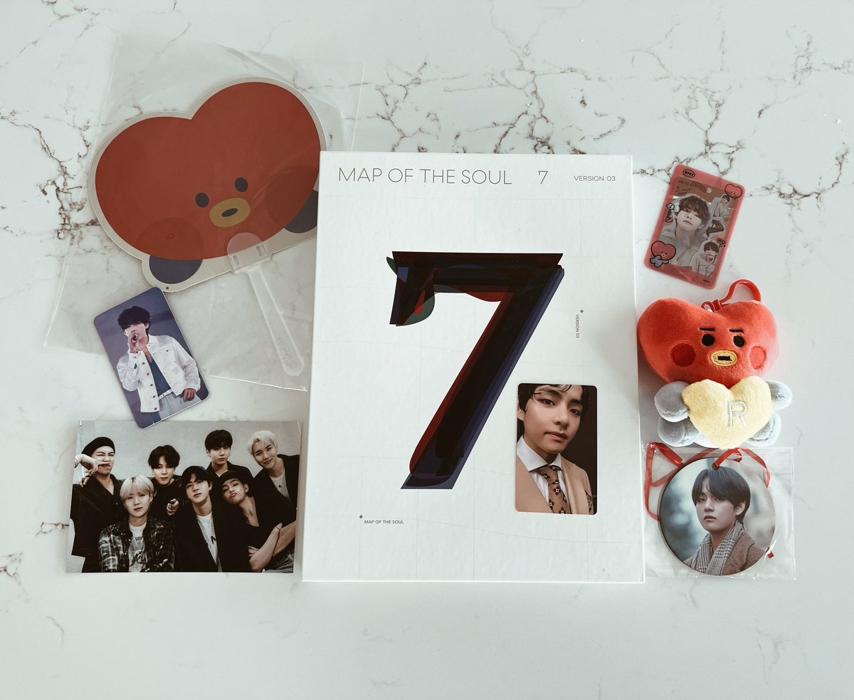 「 Taehyung Day Giveaway ♡」

╰─ 1 winner | worldwide

› rt &amp; reply streaming ss
› ends jan 10th ⊹

— see reply for full info 

feat. items from @/TheBoraBabeShop